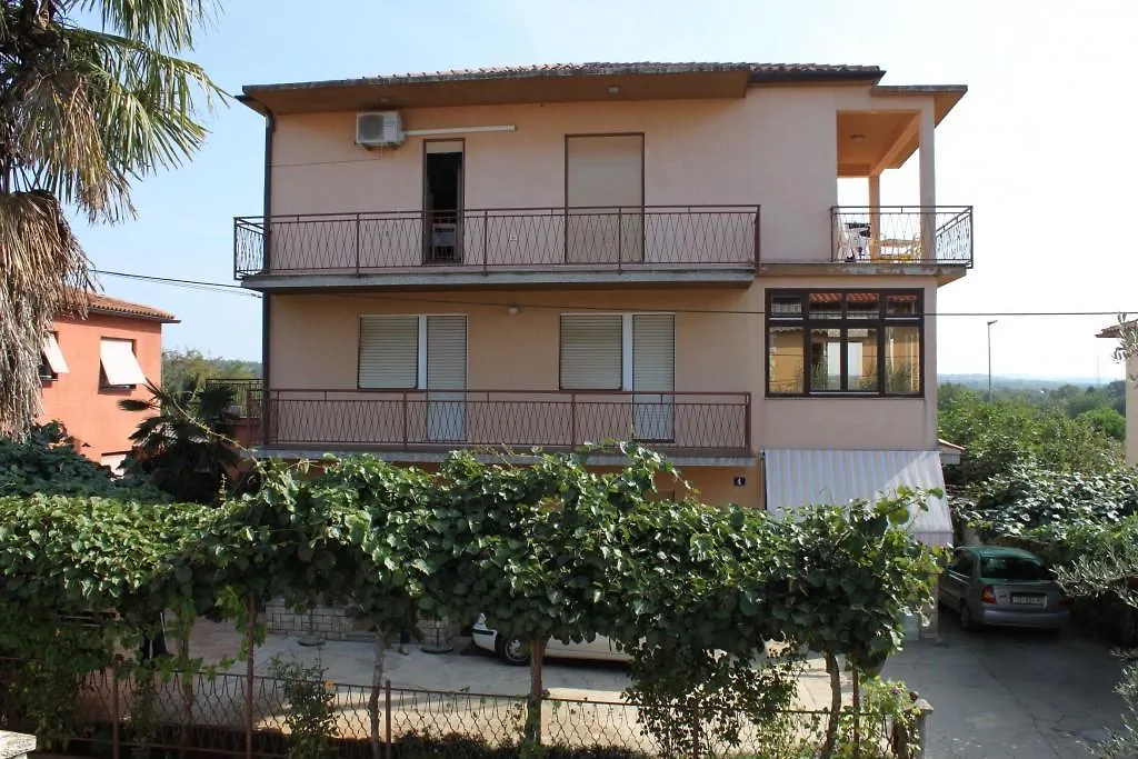 Apartments With A Parking Space Umag - 7110