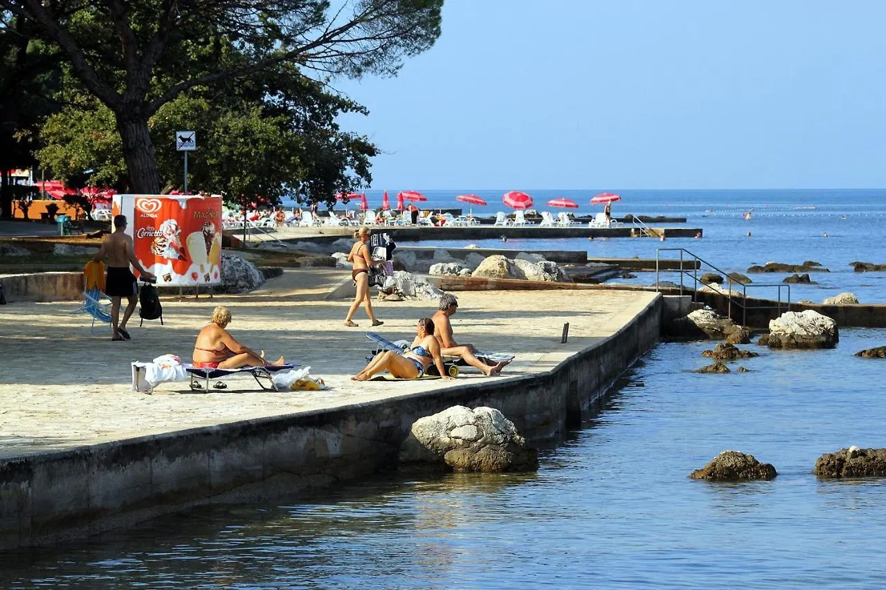 Apartments With A Parking Space Umag - 7110 Horvátország