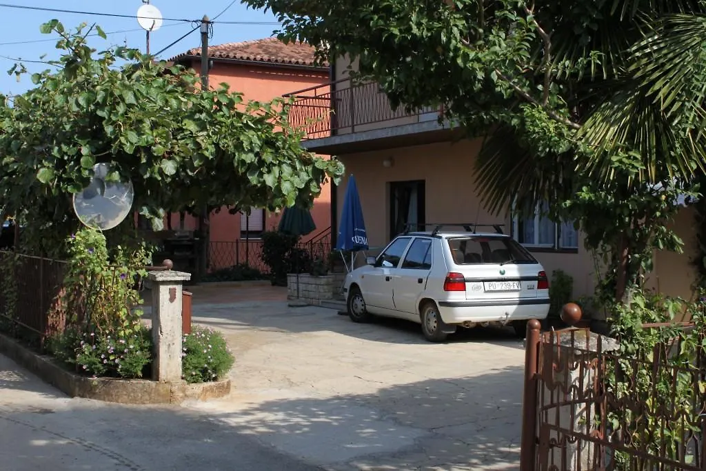 Apartments With A Parking Space Umag - 7110 Horvátország